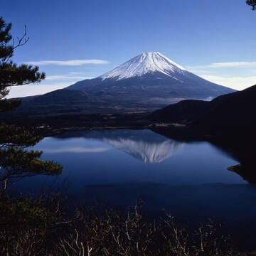 Fujisan, sacred place and source of artistic inspiration