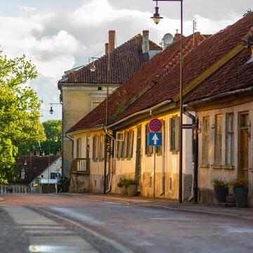 Old town of Kuldīga image 9