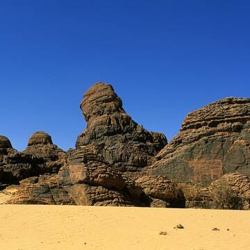 Ennedi Massif: Natural and Cultural Landscape image 8